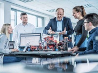 learning and understanding industry 4.0 applications